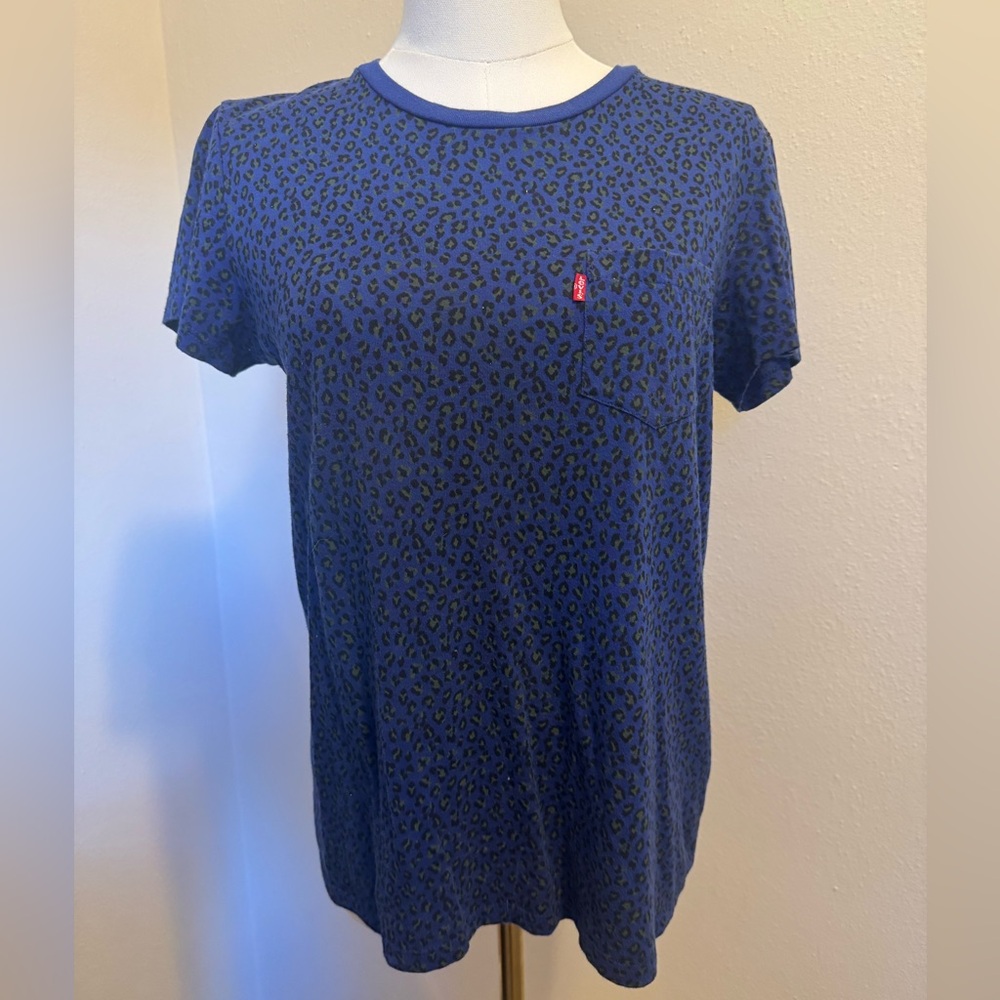 Levi’s cheetah print tee!